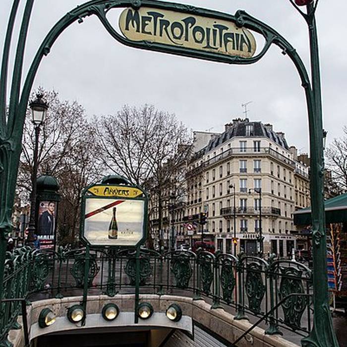 Photo de Édicule Guimard de la station Anvers - Paris 18ème