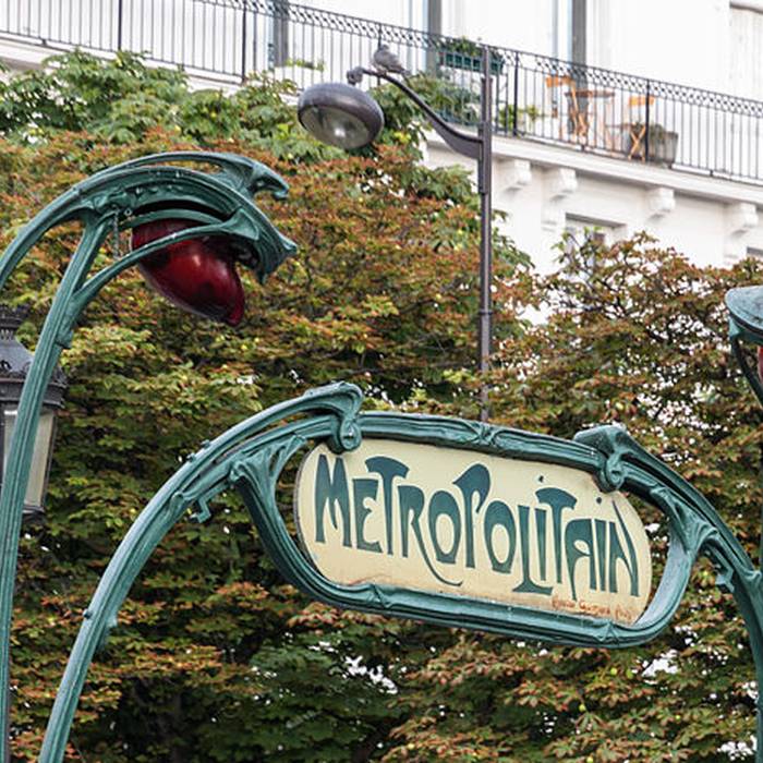 Photo de Édicule Guimard de la station Anvers - Paris 18ème