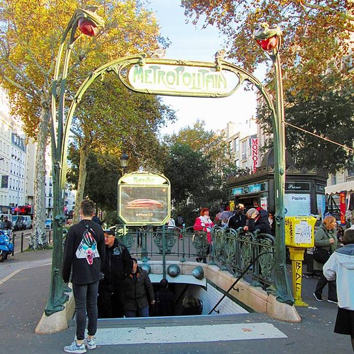 Photo de Édicule Guimard de la station Anvers - Paris 18ème