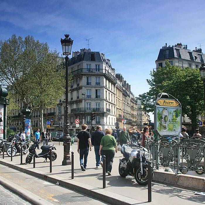 Photo de Édicule Guimard de la station Anvers - Paris 18ème