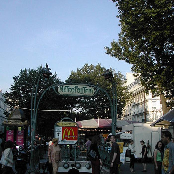 Photo de Édicule Guimard de la station Anvers - Paris 18ème