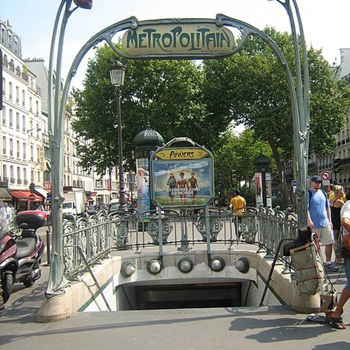 Photo de Édicule Guimard de la station Anvers - Paris 18ème