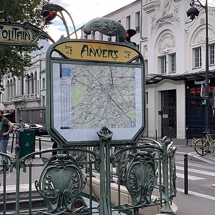 Photo de Édicule Guimard de la station Anvers - Paris 18ème