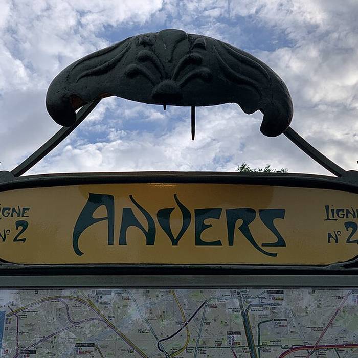 Photo de Édicule Guimard de la station Anvers - Paris 18ème