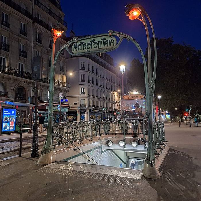 Photo de Édicule Guimard de la station Anvers - Paris 18ème