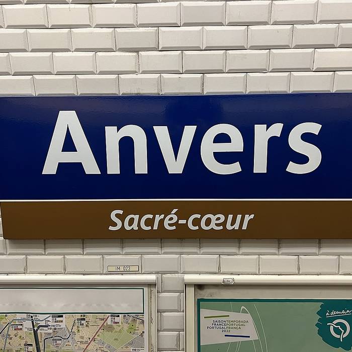 Photo de Édicule Guimard de la station Anvers - Paris 18ème