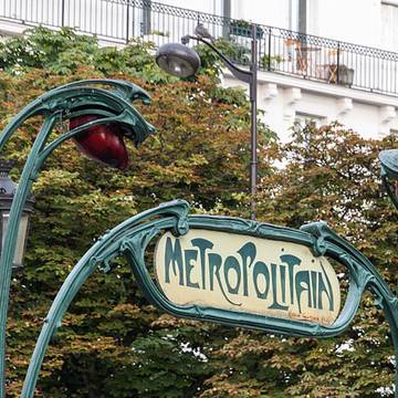 Édicule Guimard de la station Anvers - Paris 18ème