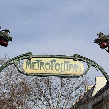 Édicule Guimard de la station Anvers - Paris 18ème