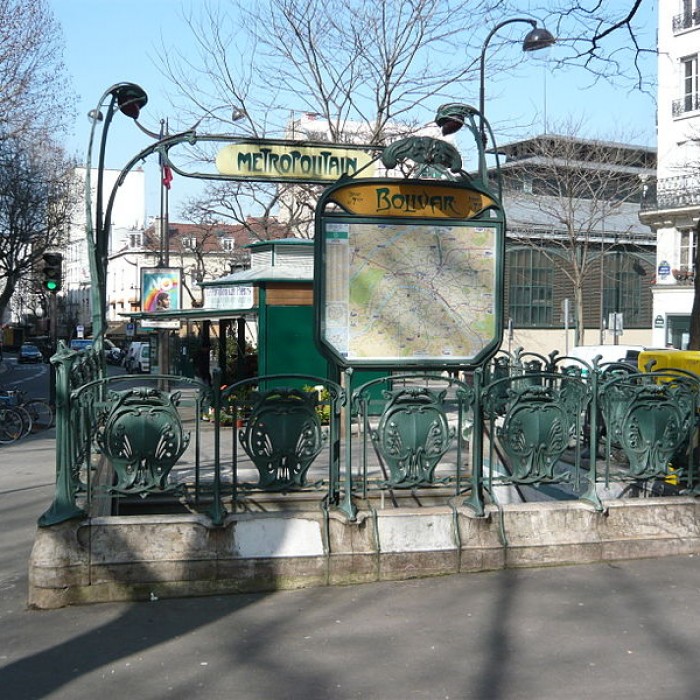 Photo de Édicule Guimard de la station Barbès-Rochechouart - Paris 18ème