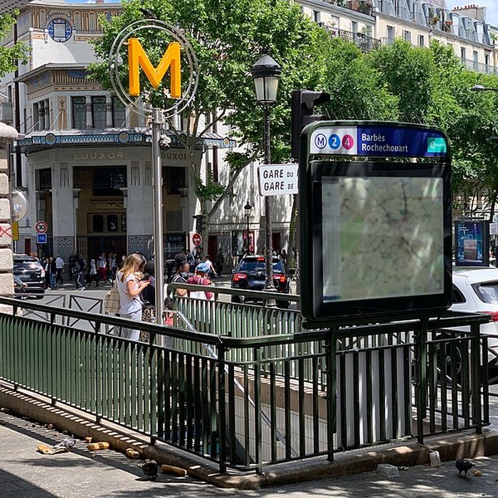 Photo de Édicule Guimard de la station Barbès-Rochechouart - Paris 18ème