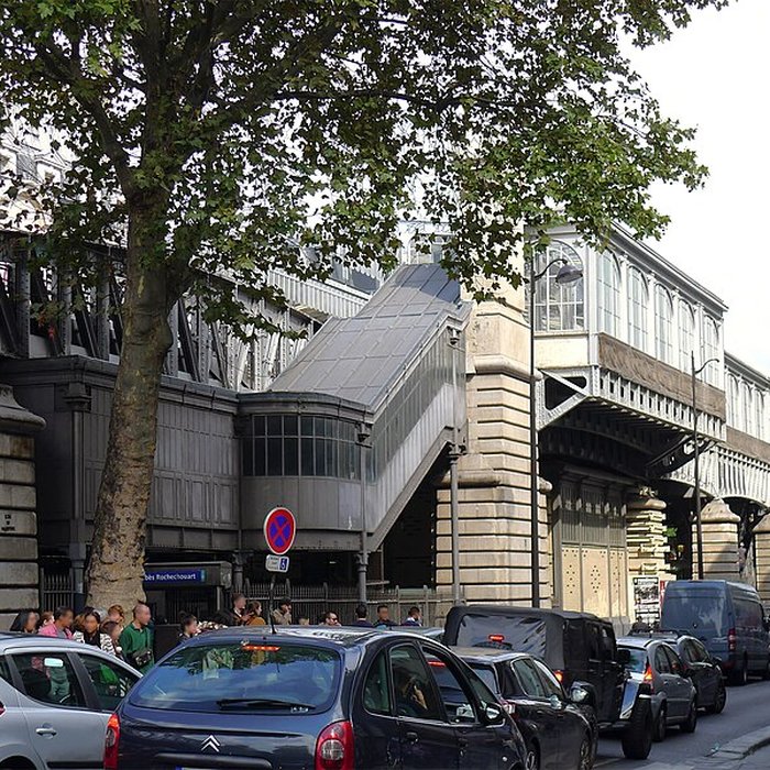 Photo de Édicule Guimard de la station Barbès-Rochechouart - Paris 18ème