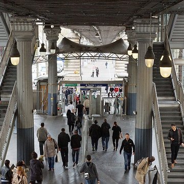 Édicule Guimard de la station Barbès-Rochechouart - Paris 18ème