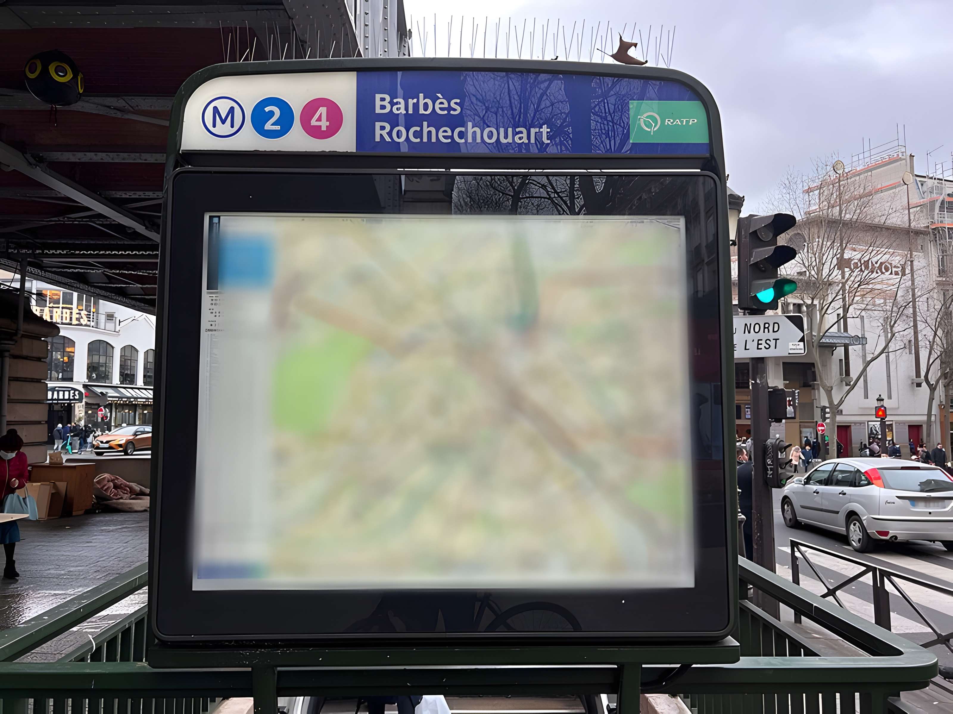 Édicule Guimard de la station Barbès-Rochechouart - Paris 18ème