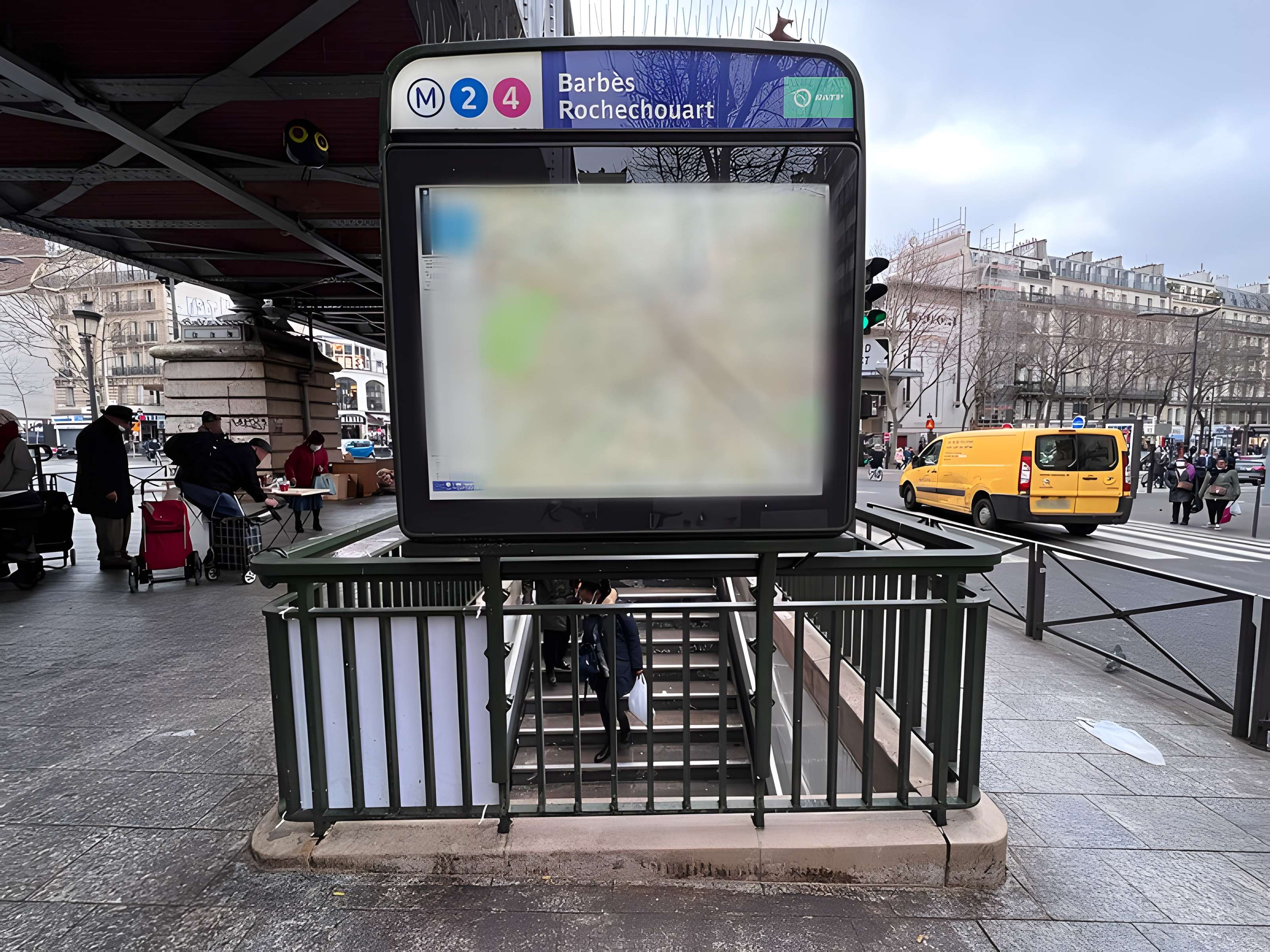 Édicule Guimard de la station Barbès-Rochechouart - Paris 18ème
