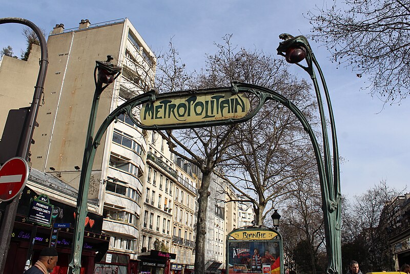 Édicule Guimard de la station Blanche - Paris 18ème