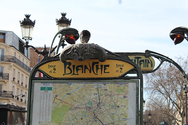 Édicule Guimard de la station Blanche - Paris 18ème