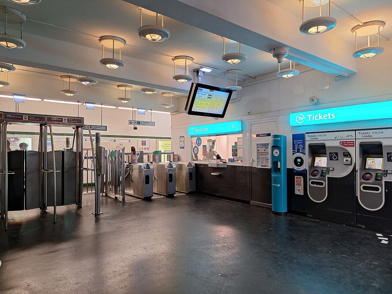 Édicule Guimard de la station Blanche - Paris 18ème