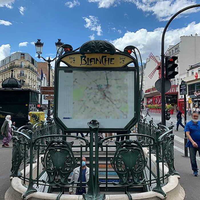 Photo de Édicule Guimard de la station Blanche - Paris 18ème
