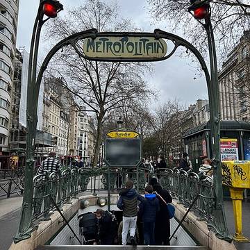 Édicule Guimard de la station Blanche - Paris 18ème
