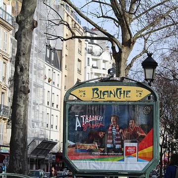Édicule Guimard de la station Blanche - Paris 18ème