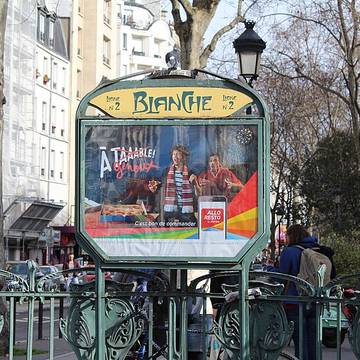 Édicule Guimard de la station Blanche - Paris 18ème