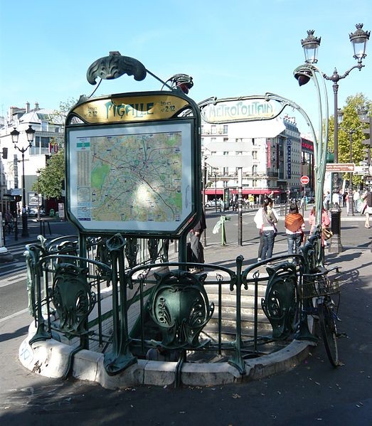 Photo de Édicule Guimard de la station Pigalle - Paris 18ème