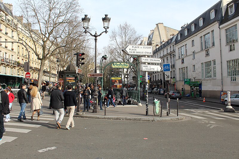Édicule Guimard de la station Pigalle - Paris 18ème