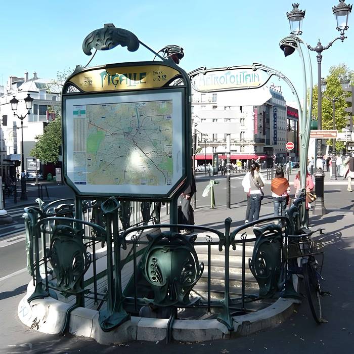 Photo de Édicule Guimard de la station Pigalle - Paris 18ème