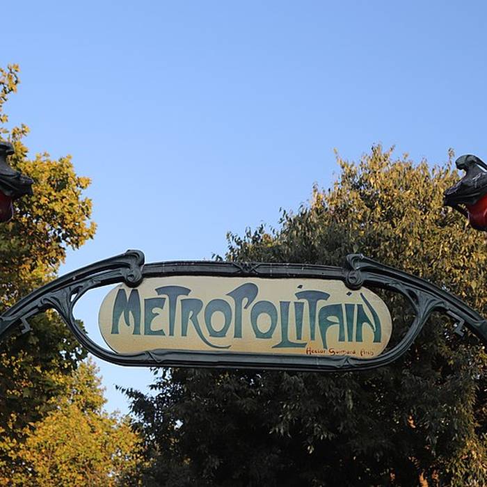 Photo de Édicule Guimard de la station Pigalle - Paris 18ème