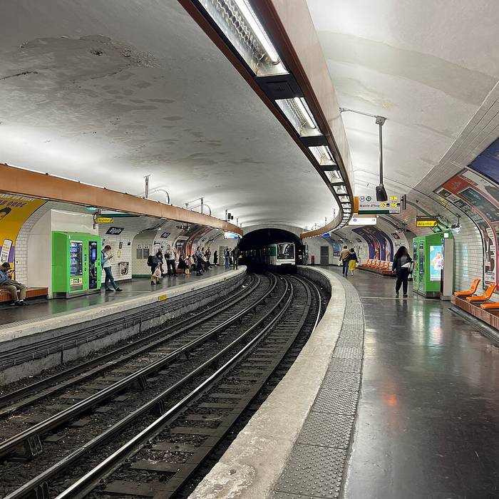 Photo de Édicule Guimard de la station Pigalle - Paris 18ème