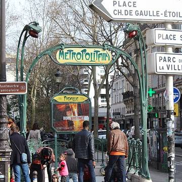 Édicule Guimard de la station Pigalle - Paris 18ème