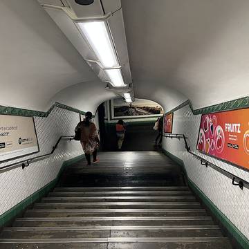 Édicule Guimard de la station Pigalle - Paris 18ème