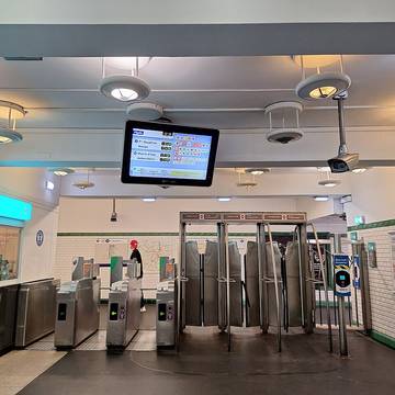 Édicule Guimard de la station Pigalle - Paris 18ème