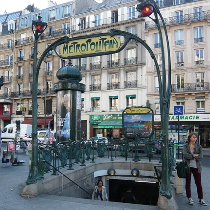 Photo de Édicule Guimard de la station Place de Clichy - Paris 18ème