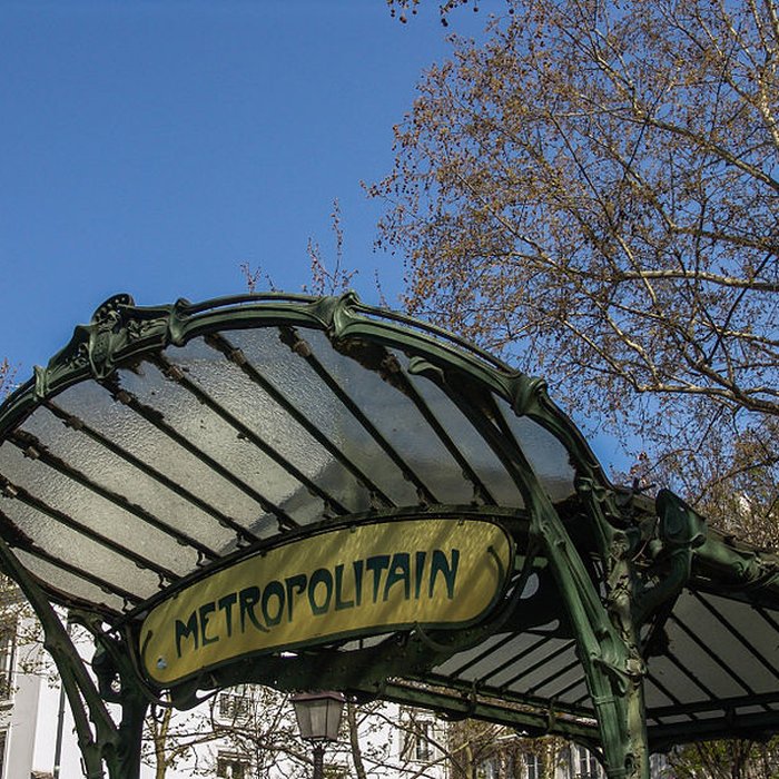 Photo de Édicule Guimard de la station Place de Clichy - Paris 18ème