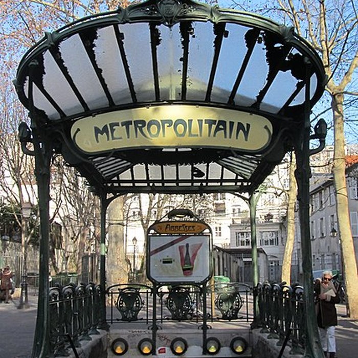 Photo de Édicule Guimard de la station Place de Clichy - Paris 18ème