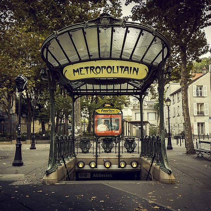 Photo de Édicule Guimard de la station Place de Clichy - Paris 18ème