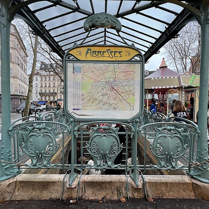 Photo de Édicule Guimard de la station Place de Clichy - Paris 18ème