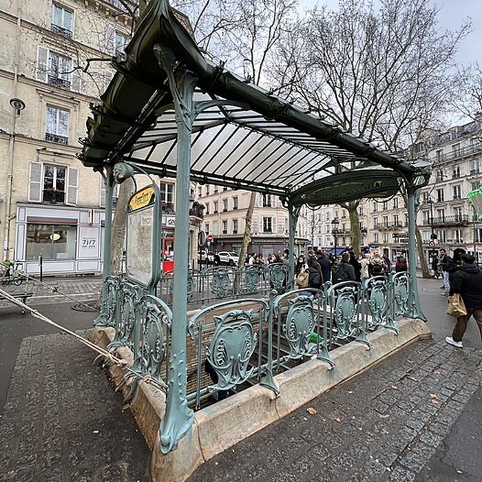 Photo de Édicule Guimard de la station Place de Clichy - Paris 18ème