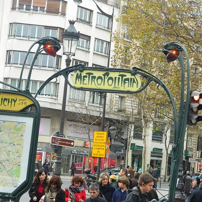 Photo de Édicule Guimard de la station Place de Clichy - Paris 18ème