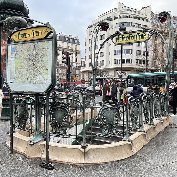 Photo de Édicule Guimard de la station Place de Clichy - Paris 18ème