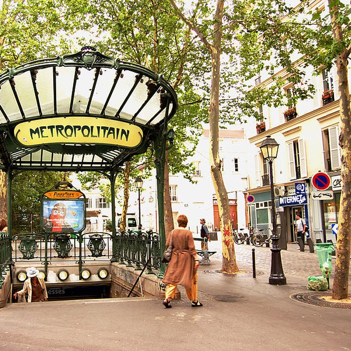 Photo de Édicule Guimard de la station Place de Clichy - Paris 18ème