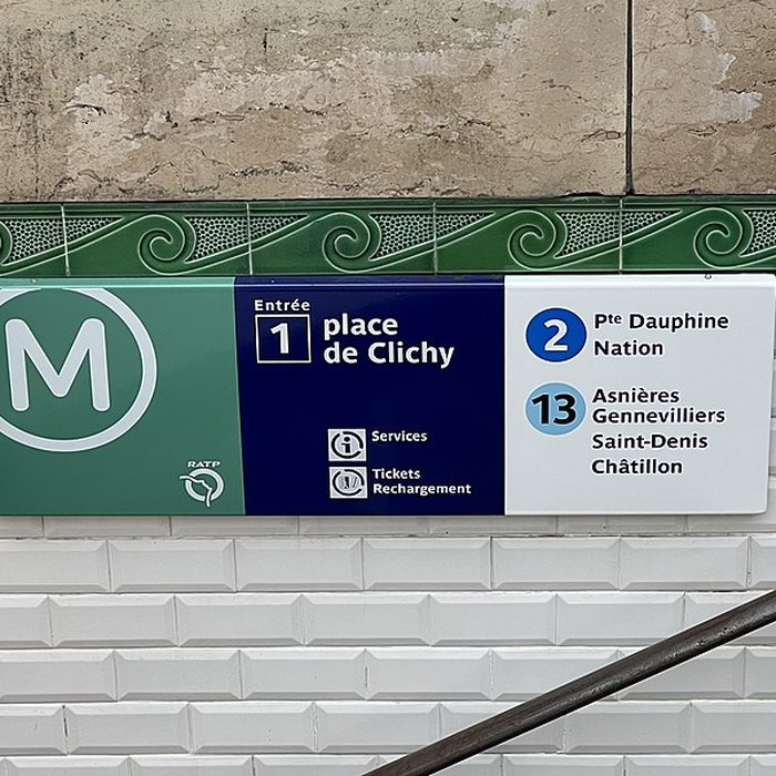 Photo de Édicule Guimard de la station Place de Clichy - Paris 18ème