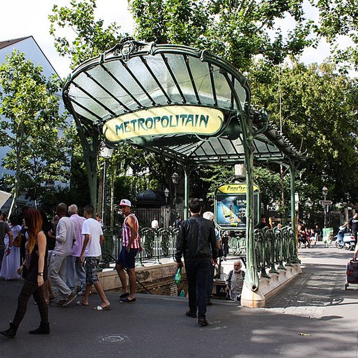 Photo de Édicule Guimard de la station Place de Clichy - Paris 18ème