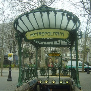 Édicule Guimard de la station Place de Clichy - Paris 18ème