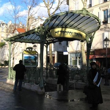Édicule Guimard de la station Place de Clichy - Paris 18ème
