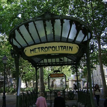 Édicule Guimard de la station Place de Clichy - Paris 18ème