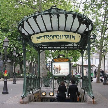 Édicule Guimard de la station Place de Clichy - Paris 18ème
