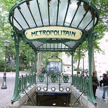 Édicule Guimard de la station Place de Clichy - Paris 18ème