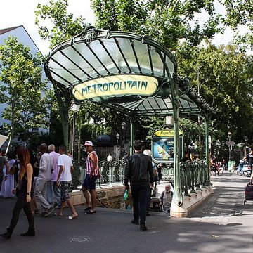 Édicule Guimard de la station Place de Clichy - Paris 18ème